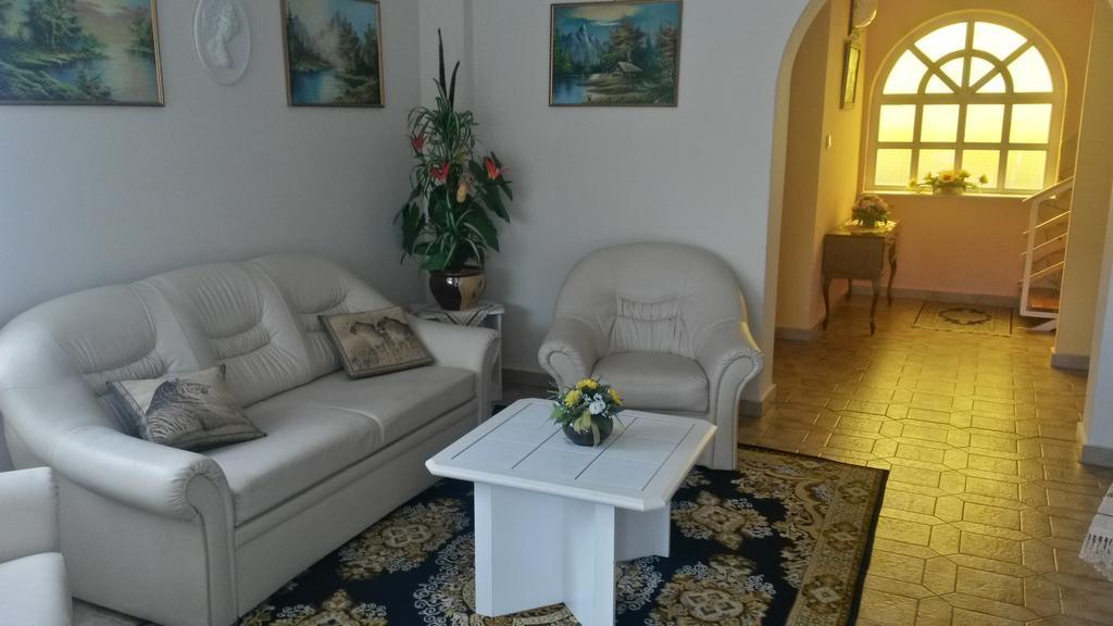 Ezust Fenyo Vendeghaz Otel Siófok Dış mekan fotoğraf
